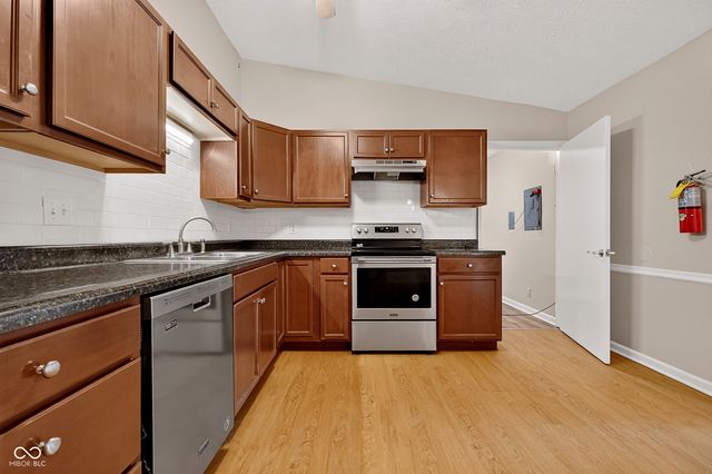 1627 Countryside Lane, Indianapolis, IN 46231