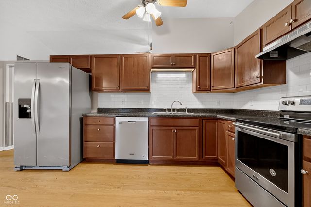 1627 Countryside Lane, Indianapolis, IN 46231