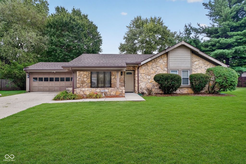 1627 Countryside Lane, Indianapolis, IN 46231