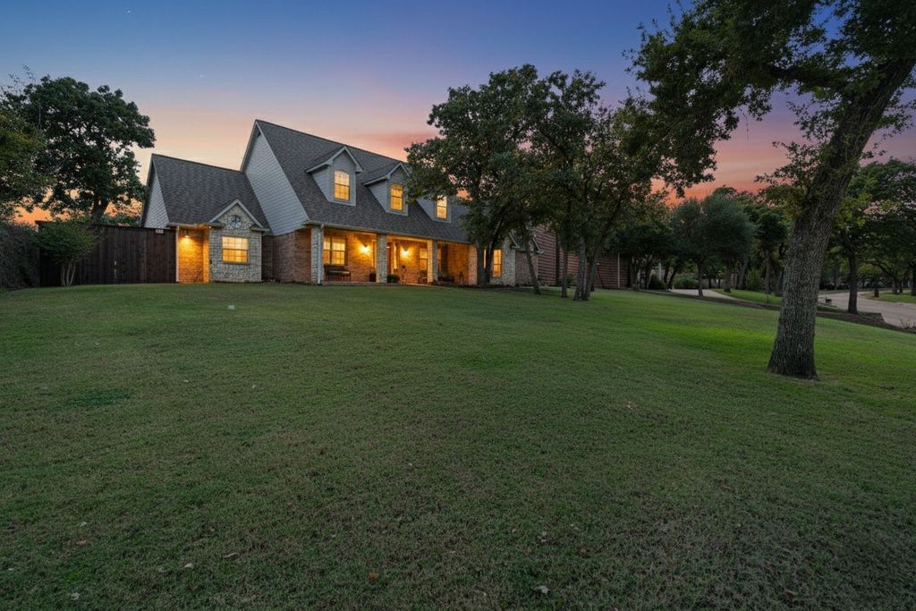 247 SW Brushy Mound Road, Burleson, TX 76028