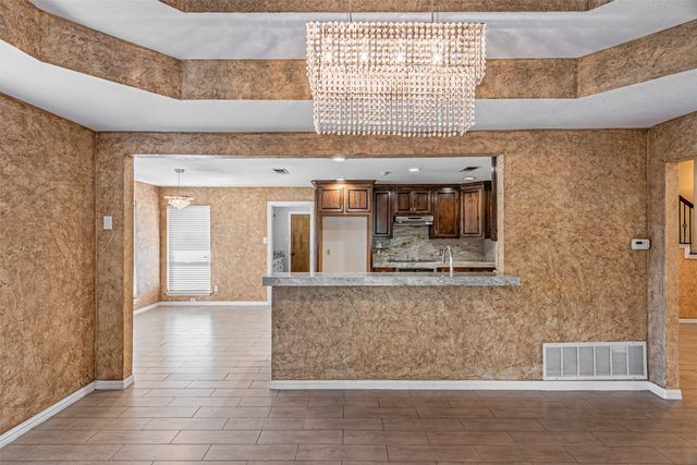 8808 Sylvan Court, Fort Worth, TX 76120