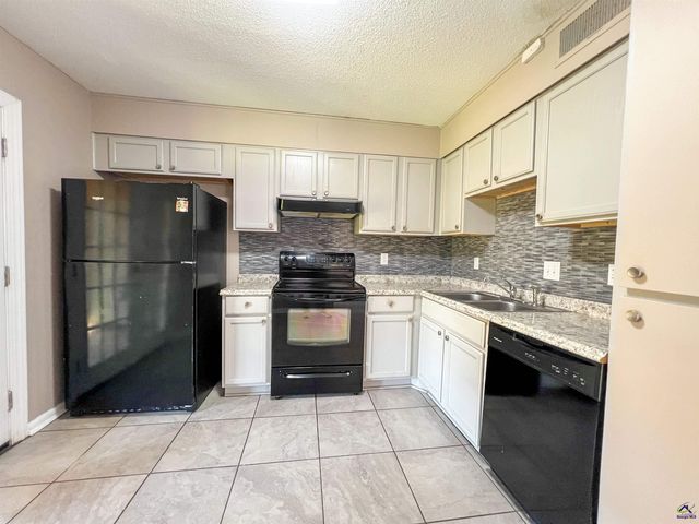 109 Stoneridge Dr., Warner Robins, GA 31088