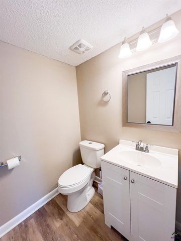 109 Stoneridge Dr., Warner Robins, GA 31088