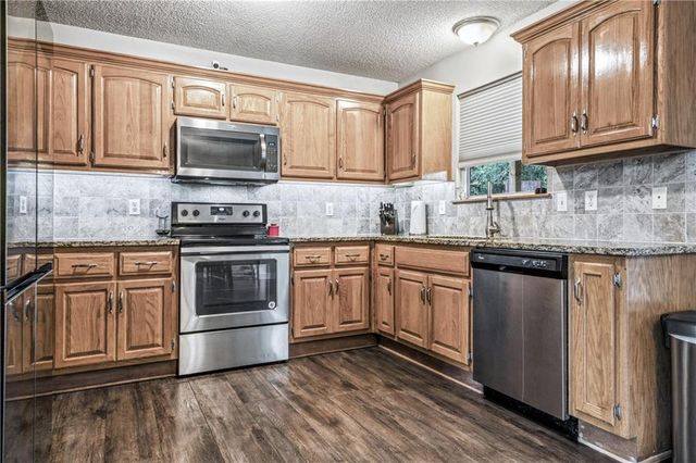 1409 Russell Road, Pleasant Hill, MO 64080
