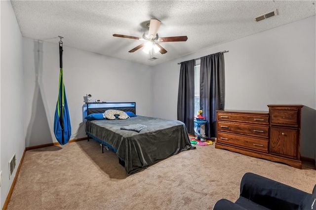 1409 Russell Road, Pleasant Hill, MO 64080