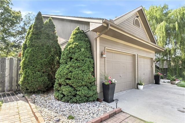 1409 Russell Road, Pleasant Hill, MO 64080
