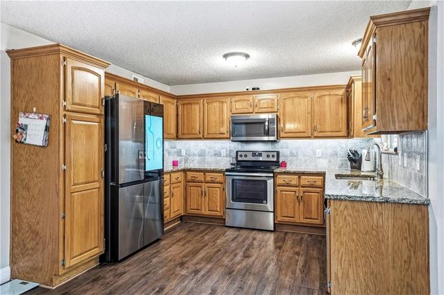 1409 Russell Road, Pleasant Hill, MO 64080