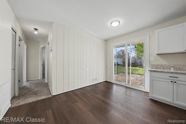 35665 Thames Street, Westland, MI 48186