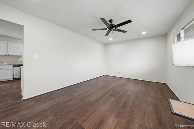 35665 Thames Street, Westland, MI 48186