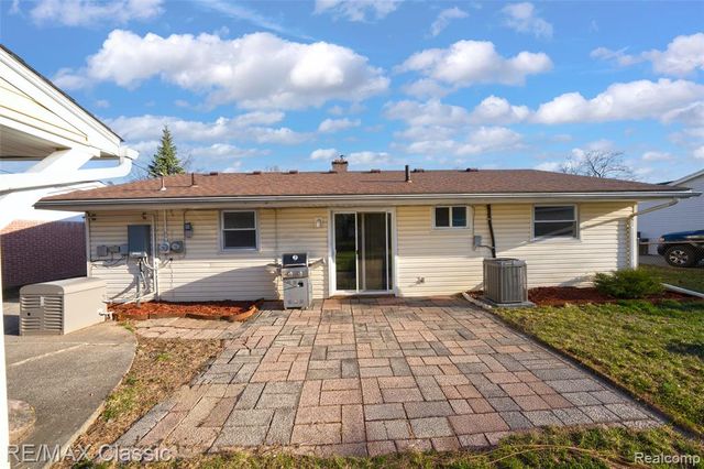 35665 Thames Street, Westland, MI 48186