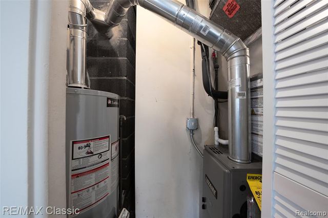 35665 Thames Street, Westland, MI 48186