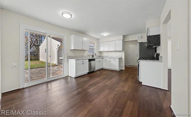 35665 Thames Street, Westland, MI 48186