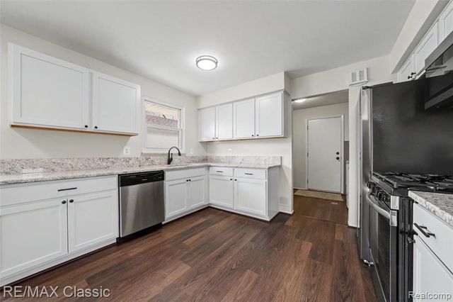 35665 Thames Street, Westland, MI 48186