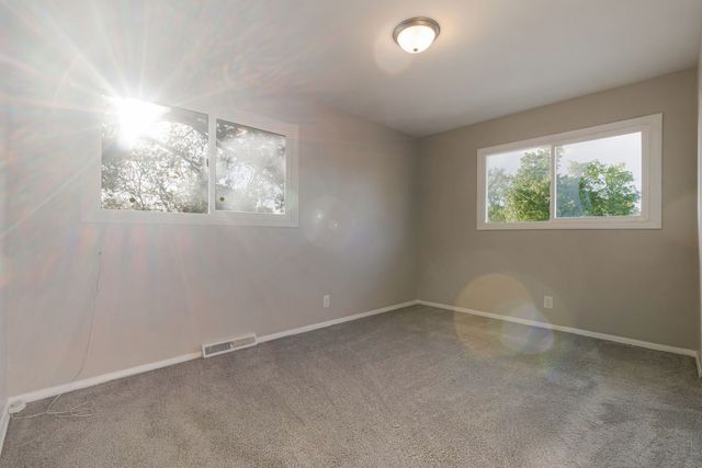 1325 Douglas Avenue, Montgomery, IL 60538