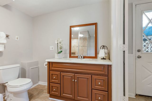1325 Douglas Avenue, Montgomery, IL 60538