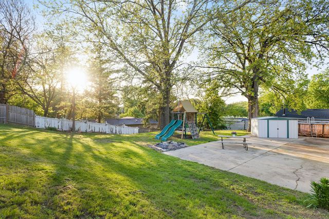 1325 Douglas Avenue, Montgomery, IL 60538