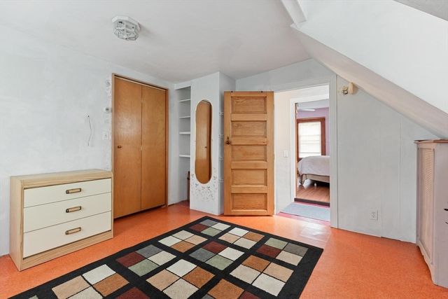 48 Valley St, Wakefield, MA 01880