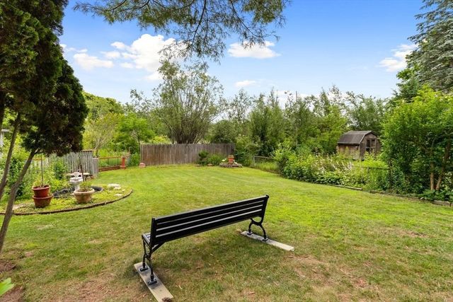 48 Valley St, Wakefield, MA 01880