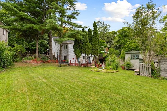 48 Valley St, Wakefield, MA 01880