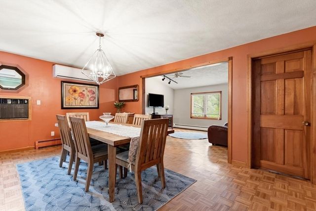 48 Valley St, Wakefield, MA 01880