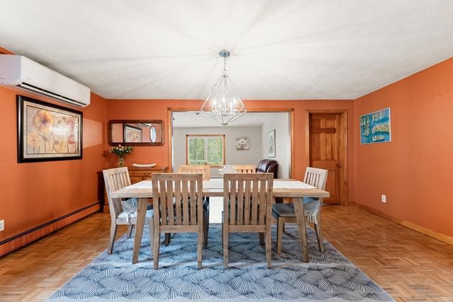48 Valley St, Wakefield, MA 01880