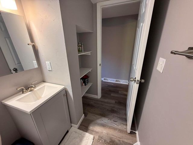 1620 E RANDALL AVENUE, Appleton, WI 54911