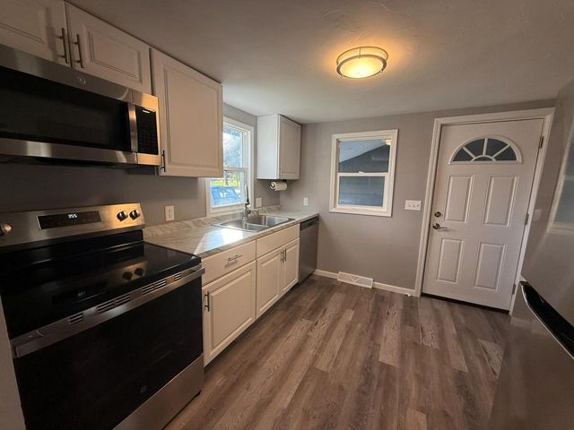 1620 E RANDALL AVENUE, Appleton, WI 54911