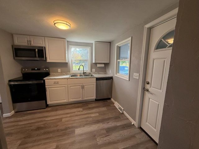 1620 E RANDALL AVENUE, Appleton, WI 54911