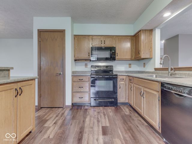 8160 Bold Forbes Court, Indianapolis, IN 46217