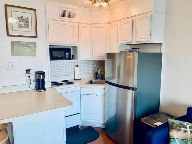 6102 Seawall Boulevard 241, Galveston, TX 77551