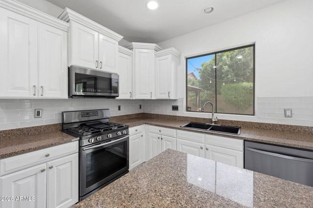 12175 W CHASE Lane, Avondale, AZ 85323