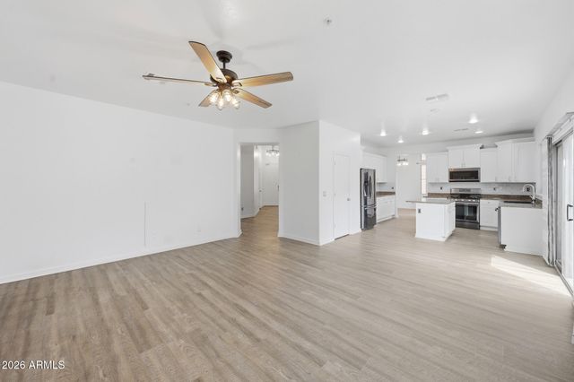 12175 W CHASE Lane, Avondale, AZ 85323