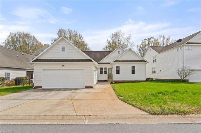 281 Old Towne Drive, Advance, NC 27006