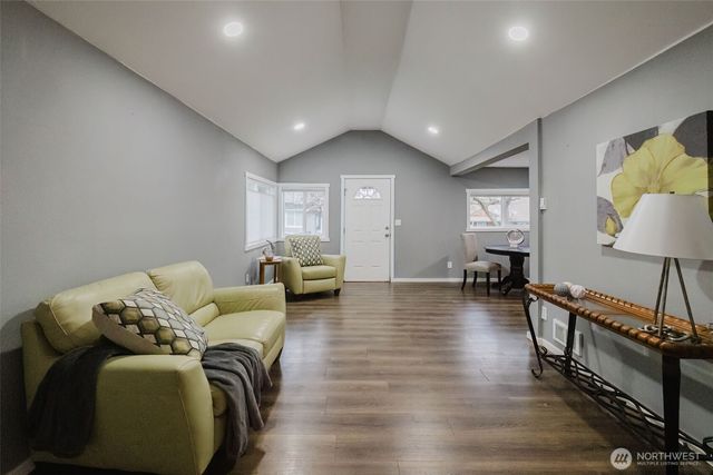 2805 NE Bowen Street, Bremerton, WA 98310