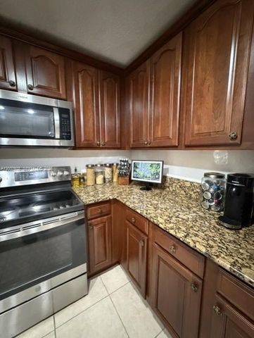 8968 Lancaster St, Tamarac, FL 33321
