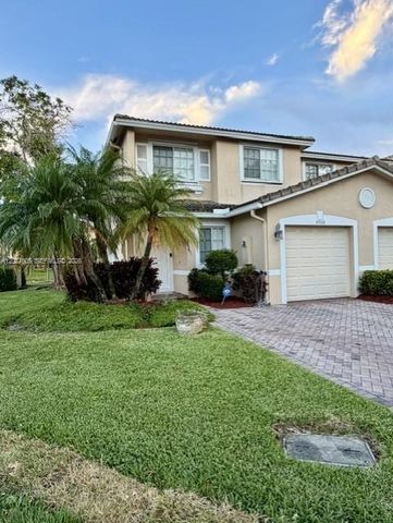 8968 Lancaster St, Tamarac, FL 33321