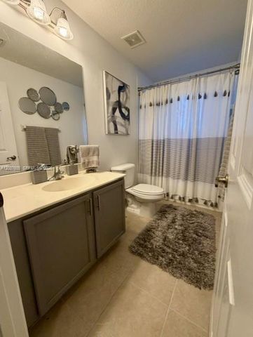 8968 Lancaster St, Tamarac, FL 33321