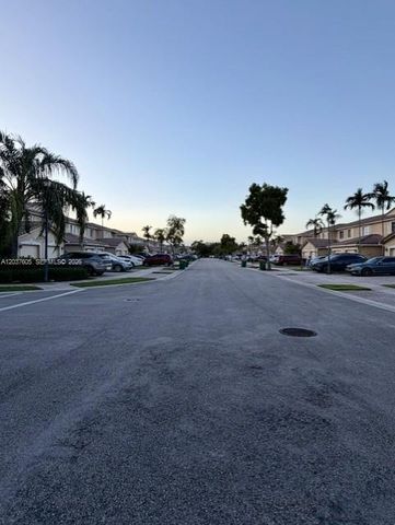 8968 Lancaster St, Tamarac, FL 33321
