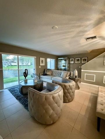 8968 Lancaster St, Tamarac, FL 33321