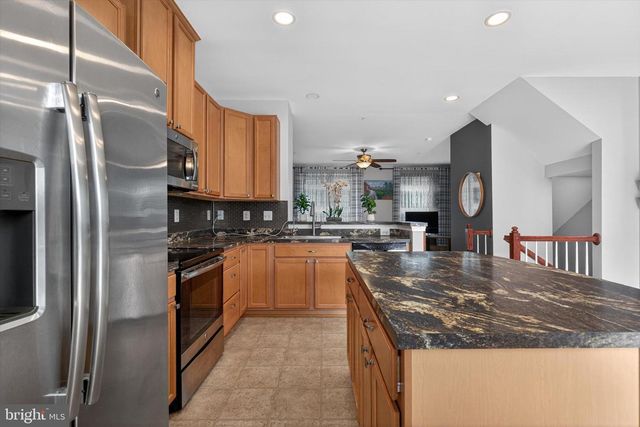 37 S CENTER ST, Hanover, PA 17331