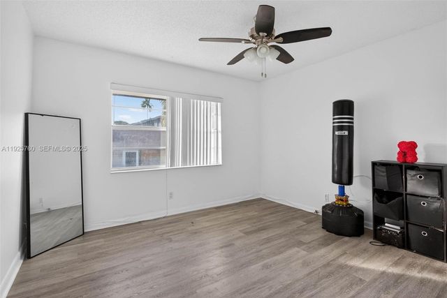 370 E Laurel Dr 6E, Margate, FL 33063