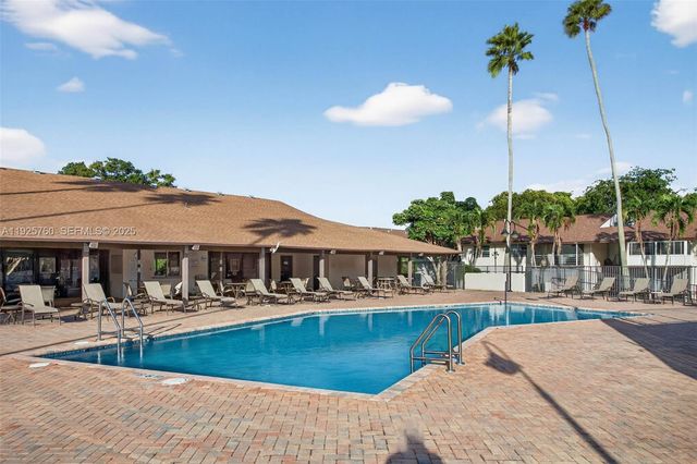 370 E Laurel Dr 6E, Margate, FL 33063