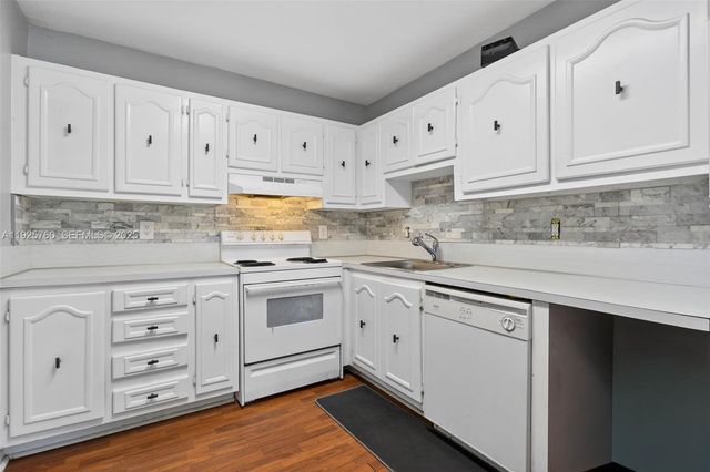 370 E Laurel Dr 6E, Margate, FL 33063