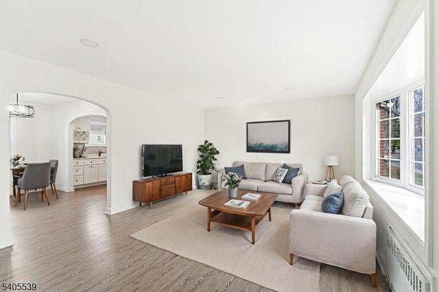 703 Elm St, Roselle Boro, NJ 07203