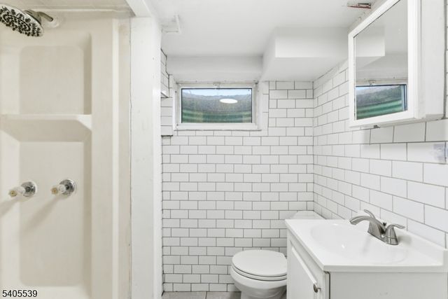 703 Elm St, Roselle Boro, NJ 07203