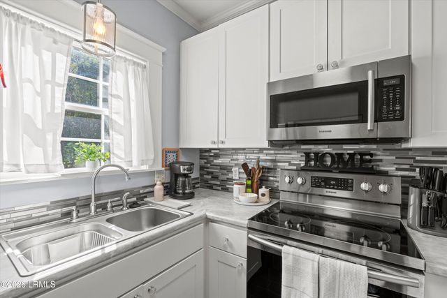 1105 13th St Apt D, Port Royal, SC 29935