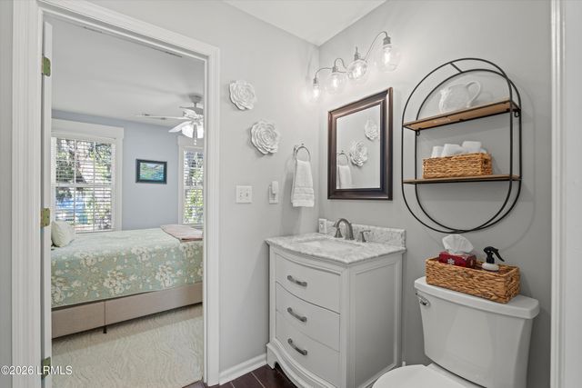 1105 13th St Apt D, Port Royal, SC 29935