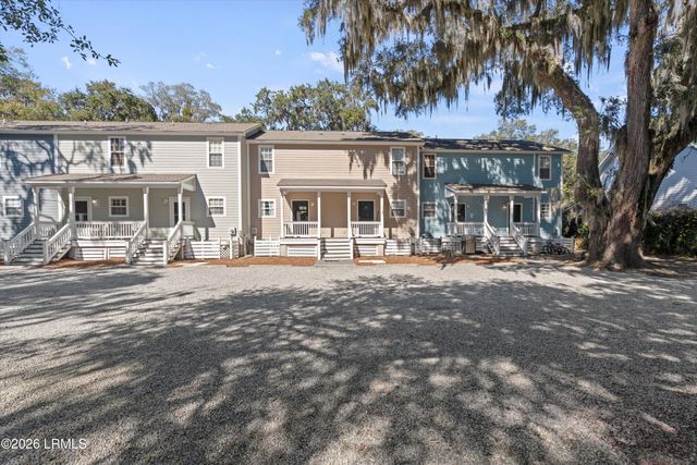 1105 13th St Apt D, Port Royal, SC 29935