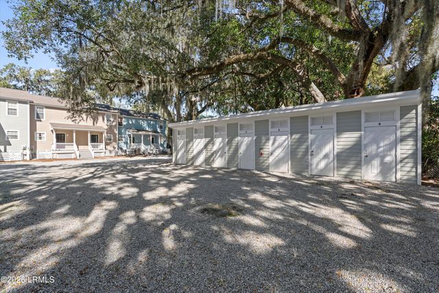 1105 13th St Apt D, Port Royal, SC 29935