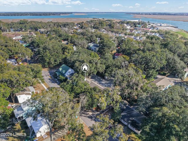 1105 13th St Apt D, Port Royal, SC 29935